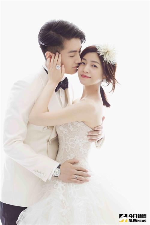 陳曉、陳妍希婚紗照。