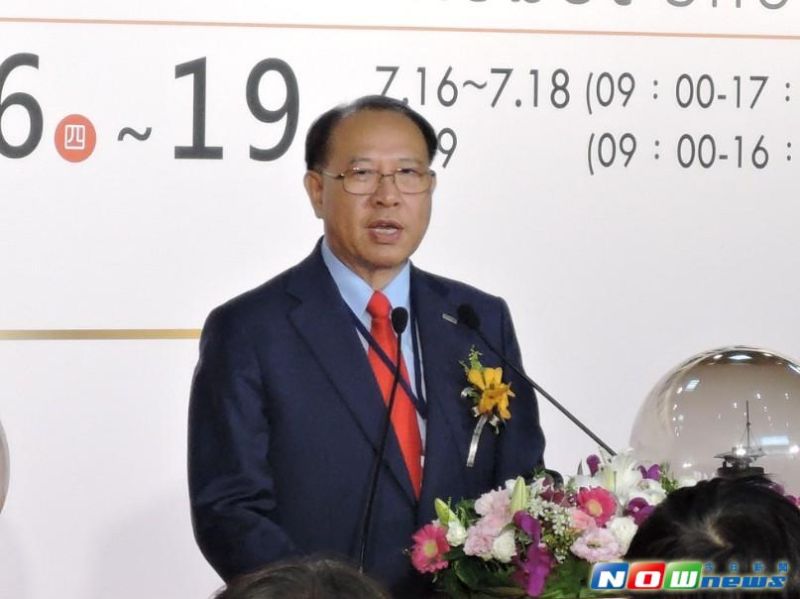 ▲2015 TAIROS智慧自動化與機器人展開跑，台灣智慧自動化與機器人協會理事長卓永財表示，產業要轉型升級，智慧自動化與機器人就是最好的推動力！（圖／記者許家禎攝，2015.7.16）