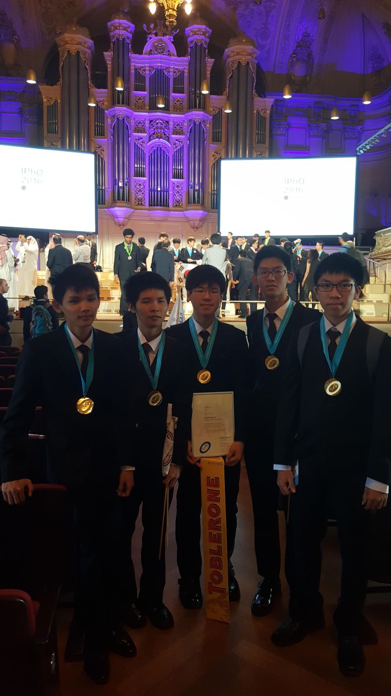 ▲台灣學生代表，吳祥叡、許芳慈、呂佳軒、蔡沛愷以及陳宣叡（順序由左至右）。（圖／教育部提供）