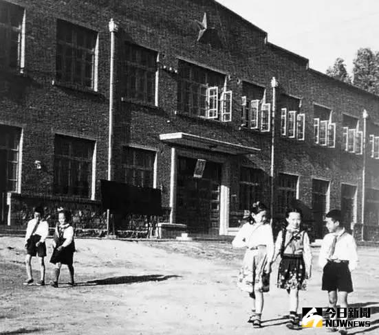 1956年，唐山西山路小學校園。