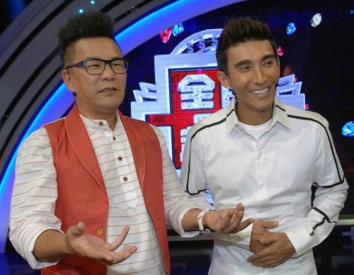 ▲任賢齊、沈玉琳、潘若迪、阿喜、班傑、劉雨柔、大根、珍奶姊妹花上華視《全民一起來》。(圖/華視,2016.07.09) ▲任賢齊、沈玉琳、潘若迪、阿喜、班傑、劉雨柔、大根、珍奶姊妹花上華視《全民一起來》。(圖/華視,2016.07.09)