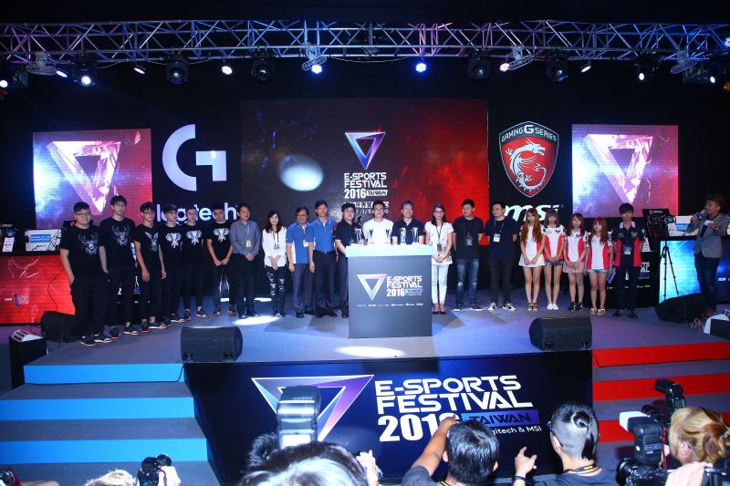 ▲「2016年台北電腦應用展」28日正式開展，在電競魅力的加持之下，展覽首日即湧入逾7萬人次。（圖／外貿協會提供）