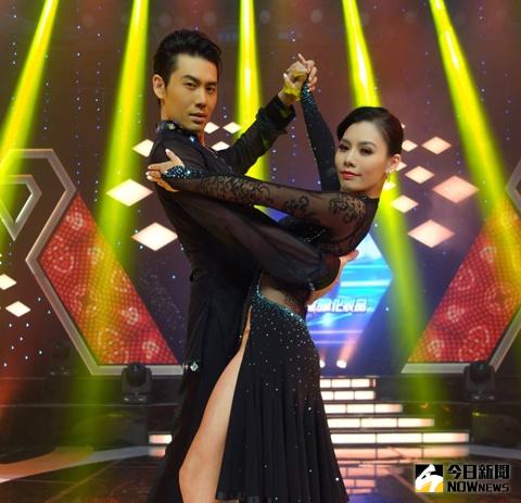 ▲余秉諺參加《舞力全開》藝人國標舞比賽。（圖／民視，2016.07.22）