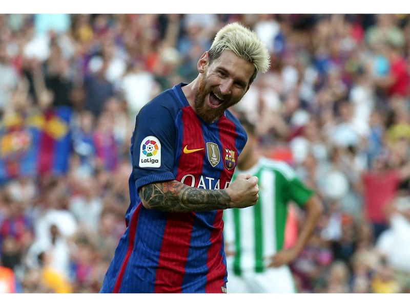 巴薩球星Messi單場2進1助攻，與完成「帽子戲法」的隊友Suarez一起幫助巴薩取得主場開幕戰勝利。（圖／美聯社／達志影像）