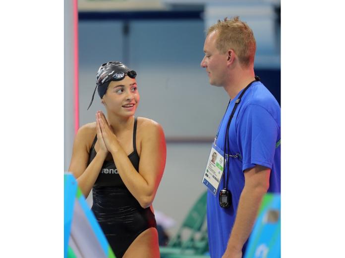 18歲的Yusra Mardini（左）是奧運史上首支難民代表團的成員之一，參加項目是女子200米捷泳。（圖／美聯社／達志影像）