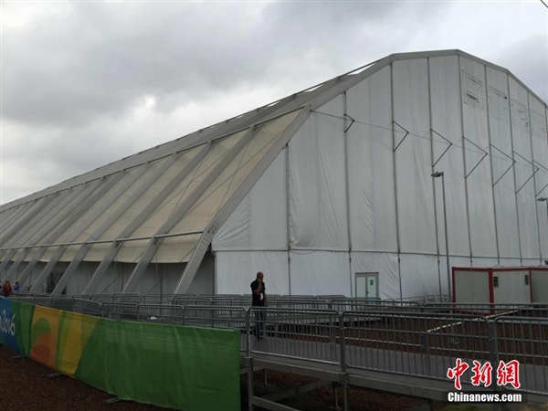 里約奧運村餐廳，外形似蔬菜大棚。