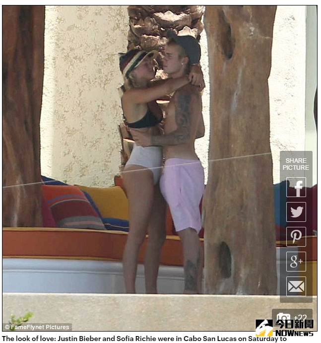 ▲小賈斯汀和蘇菲亞李奇一起去度假。（圖／翻攝自dailymail、Fame Flynet）