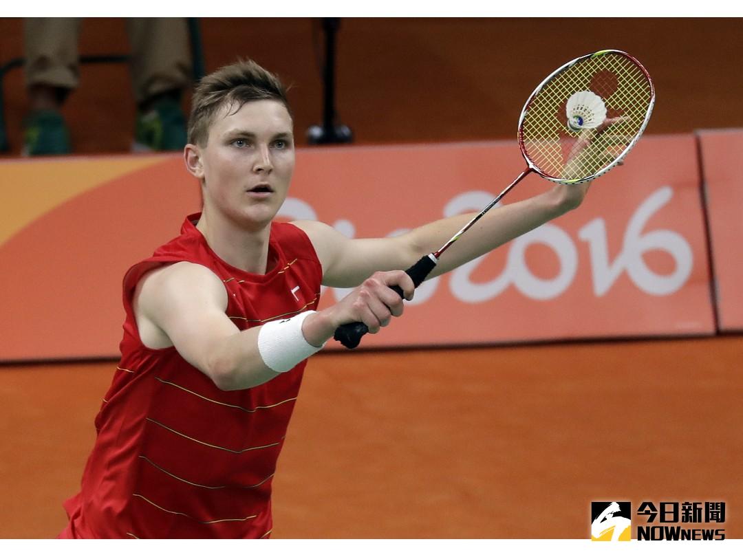 ▲2020東京奧運羽球男單賽事，世界第2、丹麥一哥安賽龍(Viktor Axelsen)直落二解決中國二哥石宇奇，挺進4強。（圖／美聯社／達志影像）