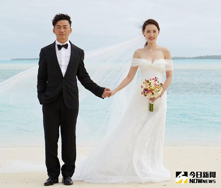 ▲王寶強（左）指控妻子馬蓉（右）通姦經紀人，妻子反嗆「瘋狗咬人」！（圖／翻攝自王寶強微博）