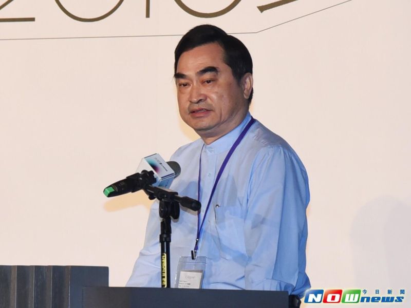 ▲台北市副市長鄧家基23日演講時，當著沙海林的面表示，台北市是公民社會，場外抗議團體就是具體展現，並以太陽花學運為例，這就是「政府沒有認真傾聽，變成反服貿，反了好多東西到最後不可收拾」。（圖／記者陳明安攝,2016.8.23）