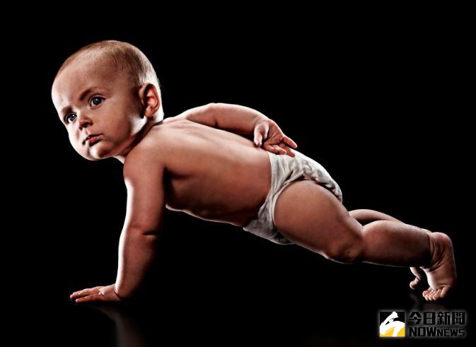 ▲男人越來越弱？這年代的人最強壯。（圖／翻攝自網路）