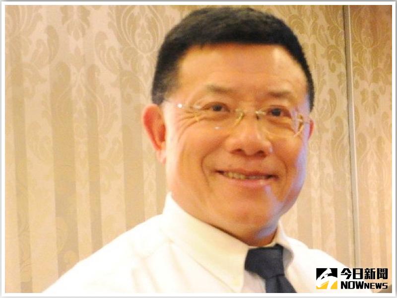 ▲楊雄曾在《百戰百勝》擔任魔王一職紅遍大街小巷，如今淡出演藝圈後從政當里長。（圖／翻攝自楊雄臉書，2016.08.11）