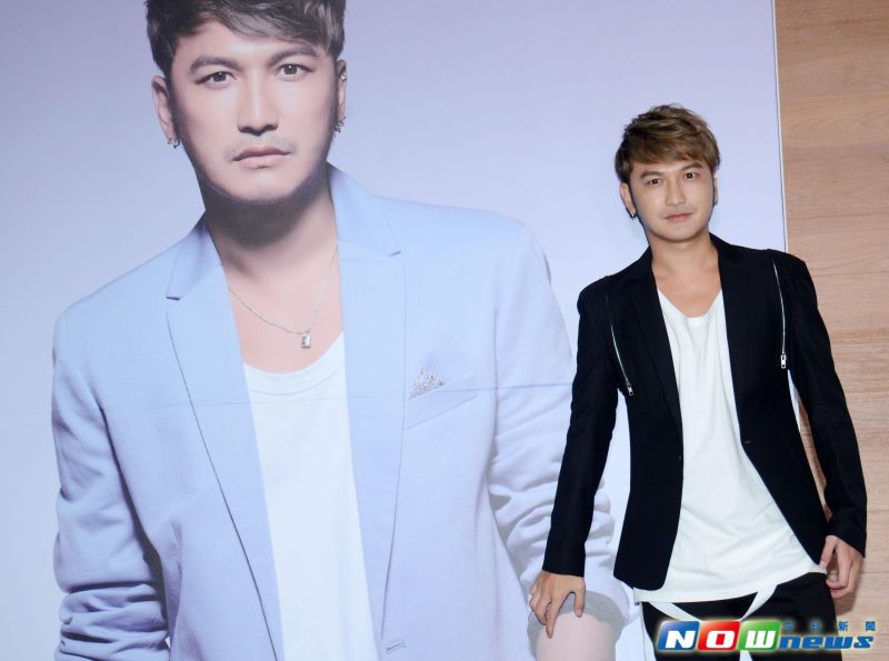 ▲Kid林柏昇化身英倫紳士大展魅力。（圖／記者林調遜攝，2016.8.3）