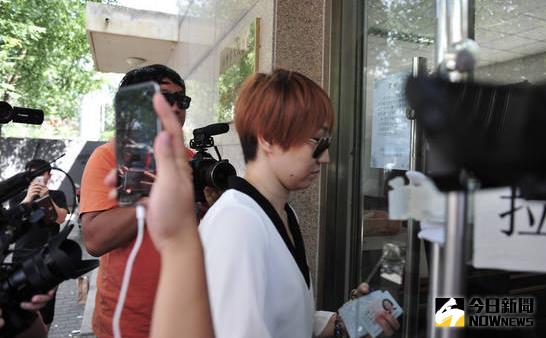 楊慧現身法院。