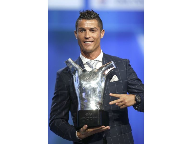 繼2013-14球季之後，C羅再次獲頒「歐洲最佳球員獎」。（圖／美聯社／達志影像）