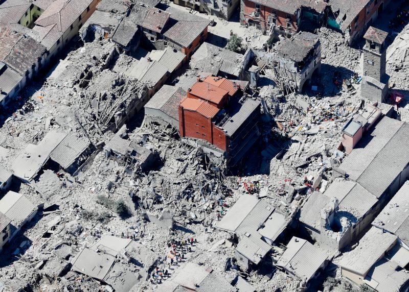▲芮氏規模6.2地震24日重創義大利中部小鎮阿馬特里切（），造成上百人死傷。（圖／達志影像／美聯社）