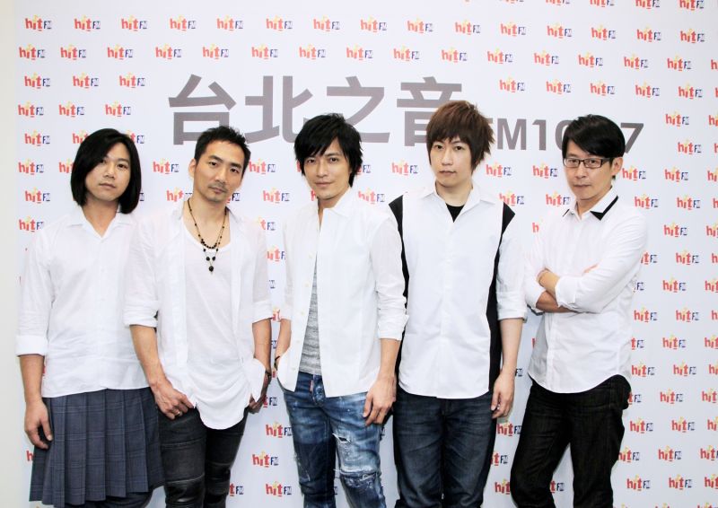 ▲五月天主持笑料不斷，為藍色星期一解憂。（圖／Hit Fm聯播網提供，2016.08.16）