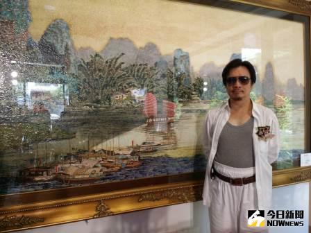 ▲台中市得寶藝術館首推劉銘侮畫展，圖中的大帆風順鉅作身價破億元。（圖／金武鳳攝）