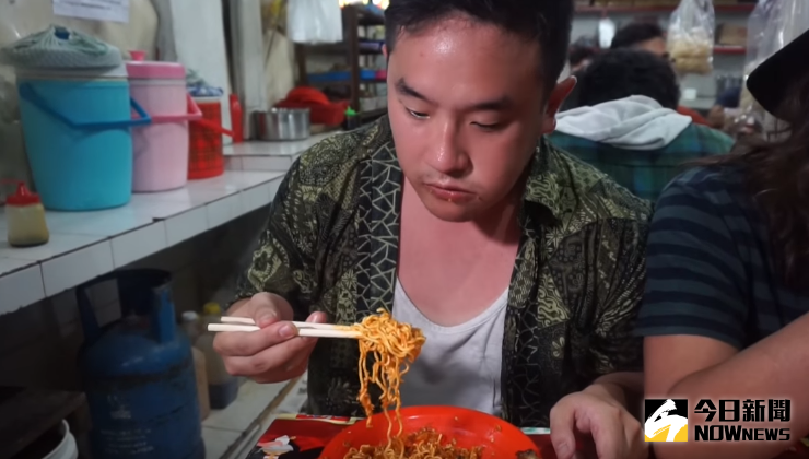 ▲蘇瑪吉維拉挑戰「死亡泡麵」，竟因此失聰2分鐘。（圖／翻攝自YouTube）