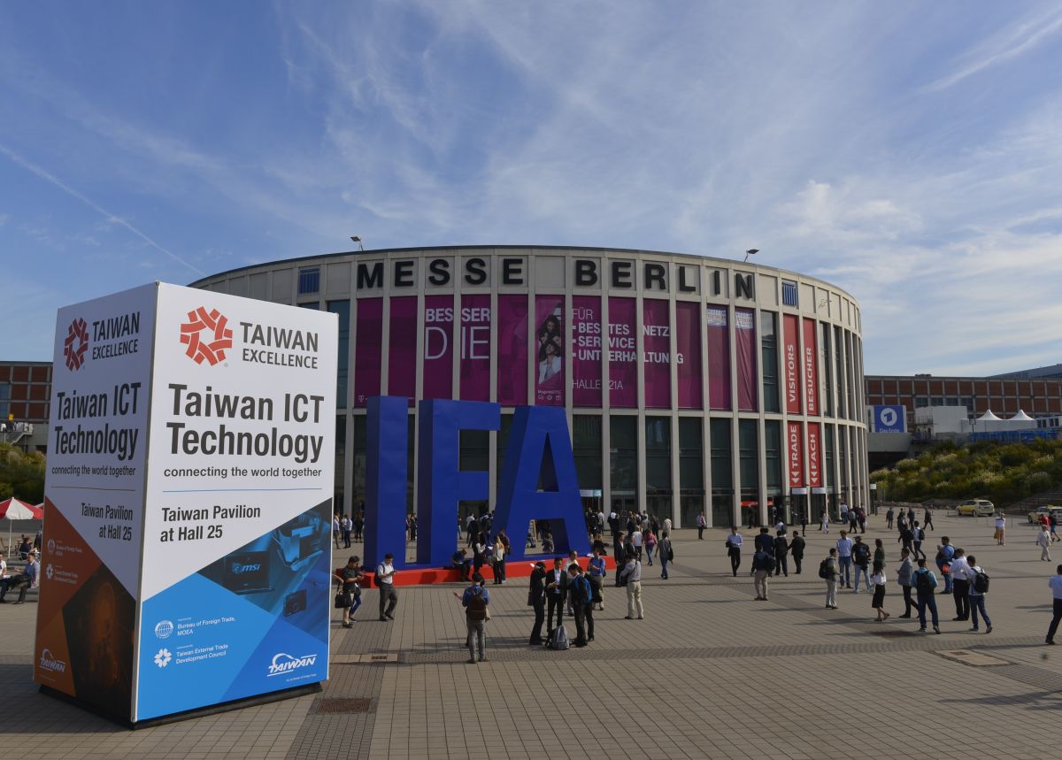 ▲全球最大消費電子展覽會「德國柏林消費性電子展（IFA）」開幕，外貿協會帶領和碩、亞弘電、東碩等16家品牌廠商參展。（圖／外貿協會提供）