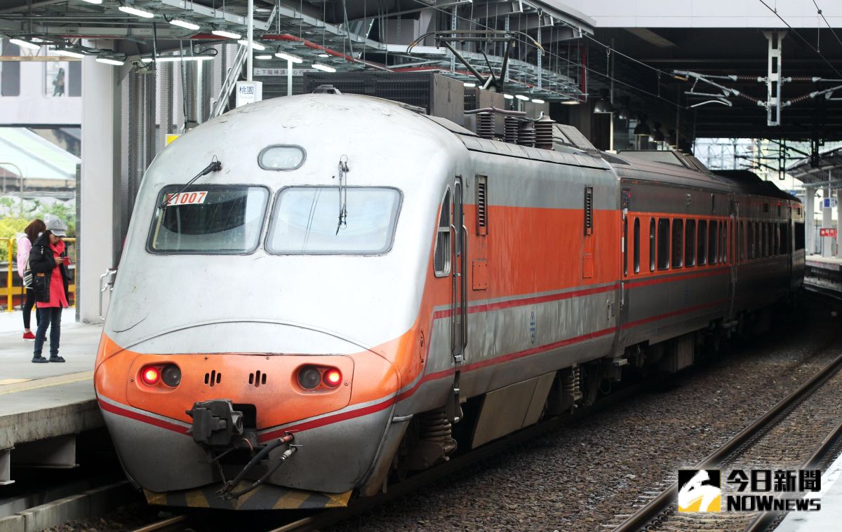 ▲台鐵172次自強號已放行。（圖／Nownews攝影中心）