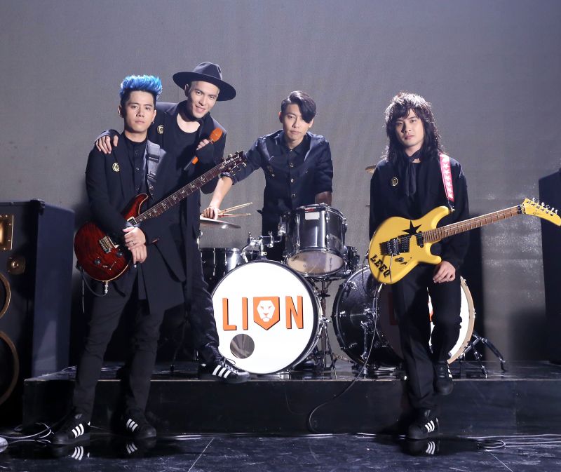 ▲獅子合唱團目前仍以蕭敬騰（左二）意見為主。（圖／華納提供，2016.09.02）