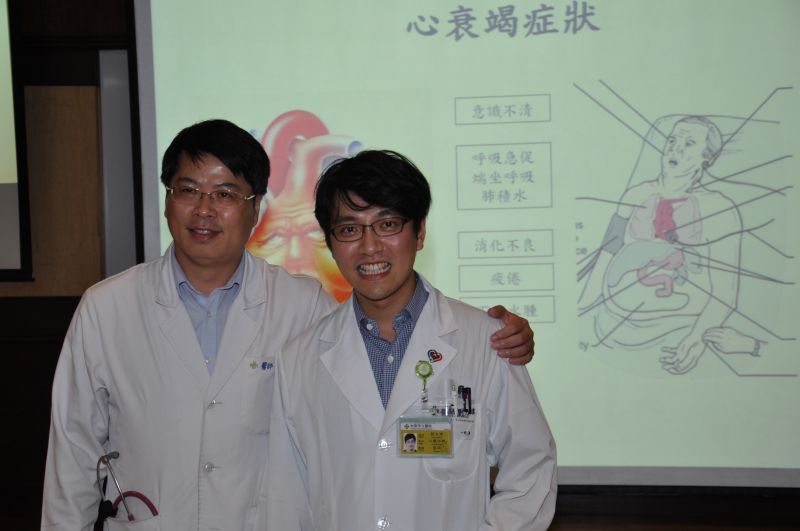 ▲內科部長李楊成醫師(左)心臟內科劉力瑋醫師(右)。