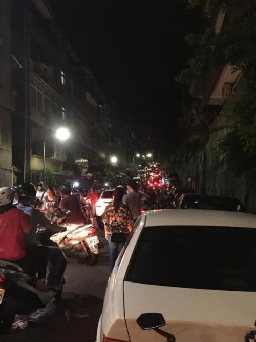 ▲馬英九住家被包圍,原來這裡出現「快龍」。(圖/翻攝自批踢踢) ▲馬英九住家被包圍,原來這裡出現「快龍」。(圖/翻攝自批踢踢)