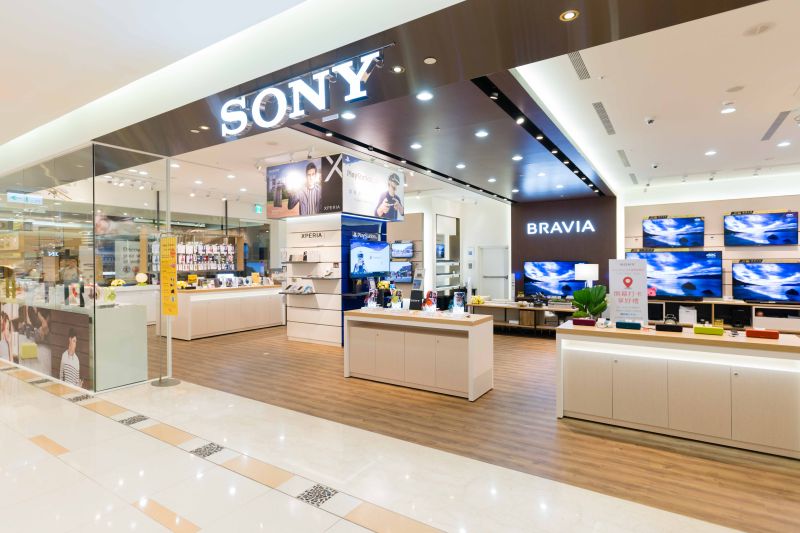 ▲全新Sony Store 台北復興直營店結合品牌各項傳遞感動體驗的影音娛樂產品，以「家」的概念為中心，營造讓每位家庭成員都能在店內自在探索、滿足視聽感官的愜意空間。（圖／公關公司提供）