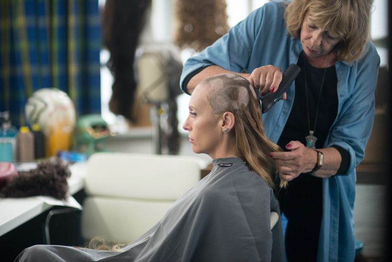 ▲東妮克莉蒂（左）頭被剃得坑坑巴巴，也面不改色。（圖／安可，2016.09.26）