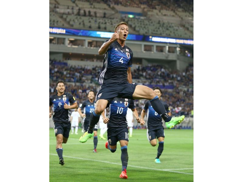 日本明星前鋒本田圭佑用頭槌替球隊敲開僵局。（圖／美聯社／達志影像）