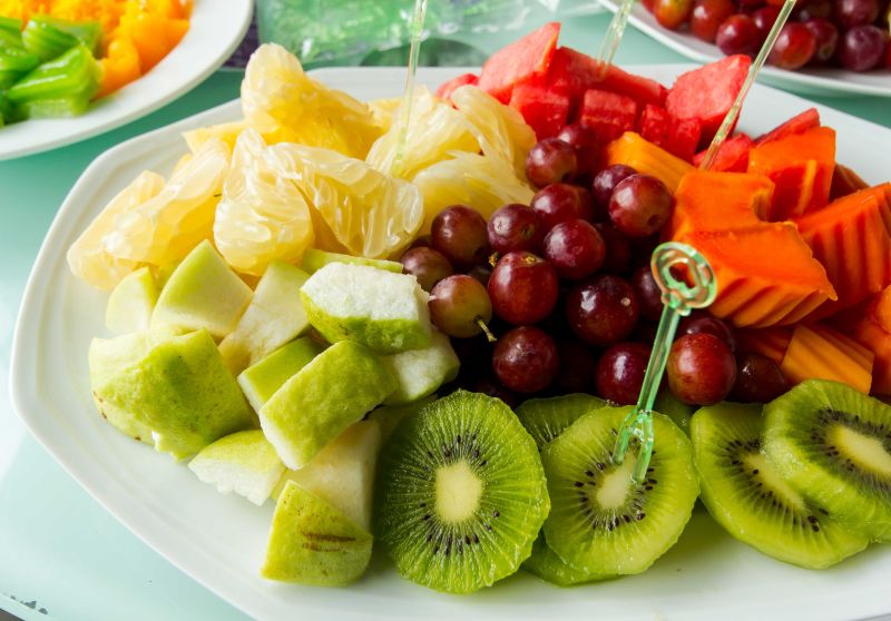 ▲佳節美食配「三高一低」水果，腸胃零負擔。（圖／資料照片）