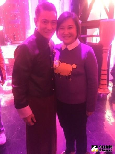 娛樂報報／閨蜜？賈玲發微博用天王劉德華的iPhone