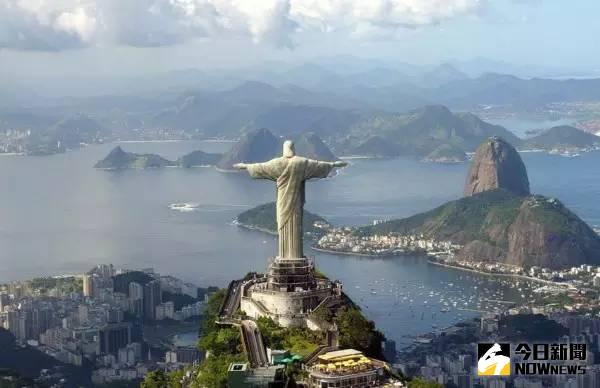 救世主基督耶穌像（巴西·里約熱內盧）。