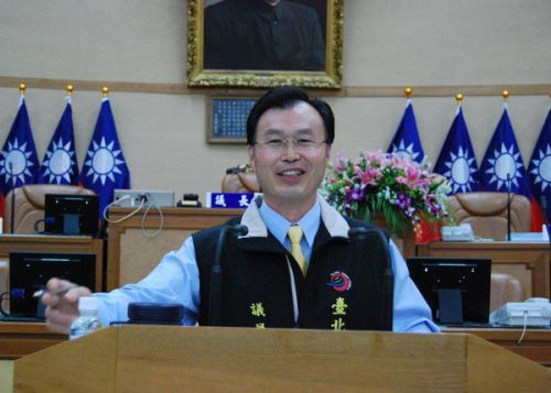 手比「3」索賄30萬？藍委廖先翔父施壓停拆違建　更審改判5年8月