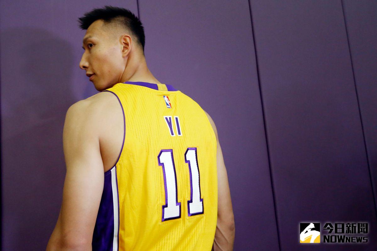 易建聯在NBA打過5年，林書豪發文向其致敬，感謝他為後輩鋪路。（圖／美聯社／達志影像）