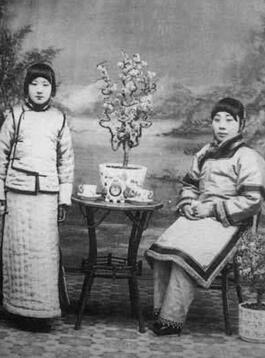 揭秘八大胡同里的香艷女子。