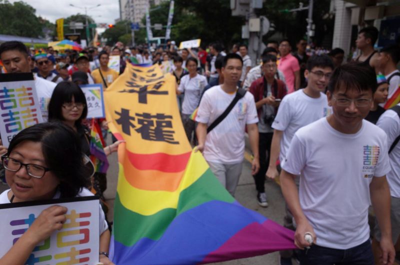 ▲網友討論為何台灣同婚已經通過,還要上街遊行。(圖/NOWnews資料照)
