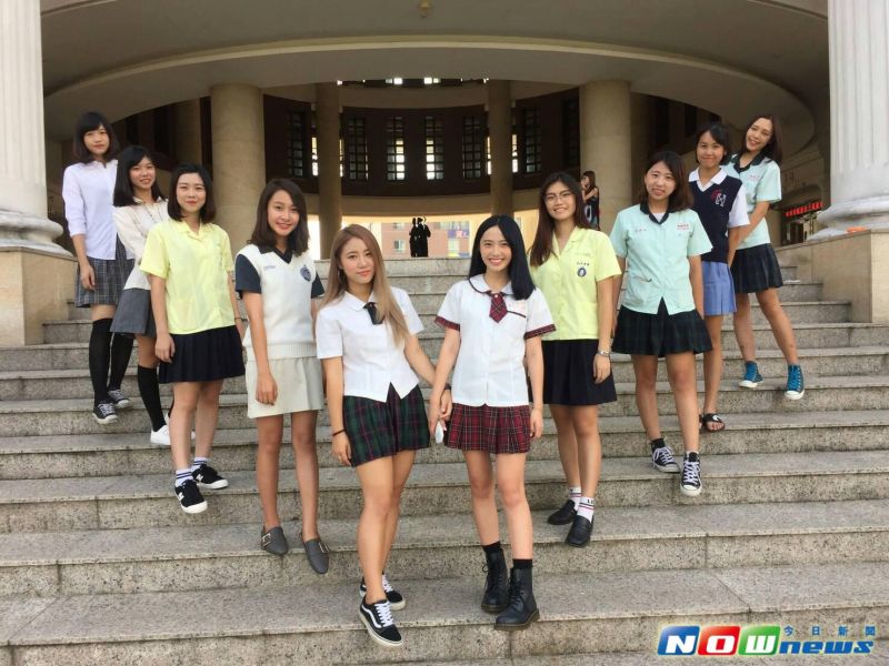 亞洲大學制服日，女同學們爭奇鬥艷。（圖／校園特派記者郭振宇攝）