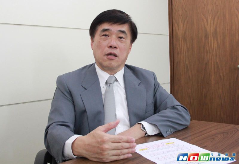 ▲國家政策研究基金會副董事長郝龍斌日前在接受《NOWnews今日新聞》專訪時指出，準總統蔡英文上任後的首要兩個問題是「兩岸關係」和「新政府的信任危機」。（圖／記者葉滕騏攝,2016.05.12）