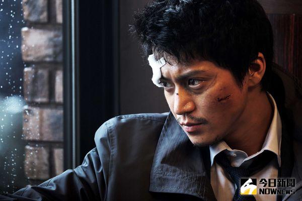 ▲小栗旬為求演技逼真將自己逼到絕境。（圖／翻攝自網路）