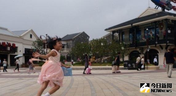 ▲大陸十一長假，上海迪士尼好冷清。（圖／翻攝自《東方網》）