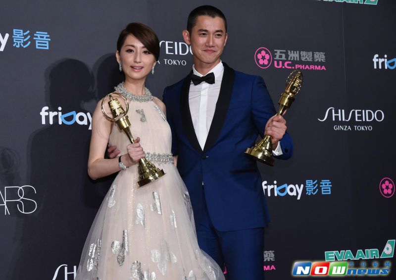 ▲柯佳嬿（左）、吳慷仁，勇奪本金鐘視后、視帝。（圖╱NOWnews攝影中心，2016.10.08）