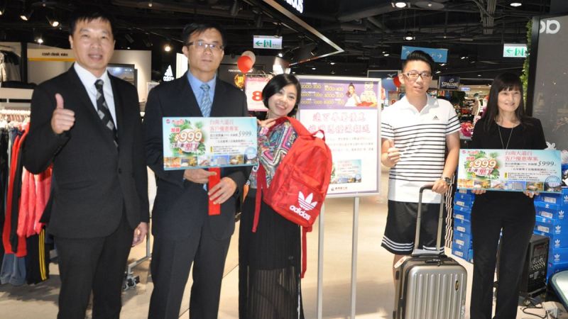 ▲捷利旅行社吳盈良董事長(左1)、墾丁泊逸渡假酒店曾昭能執行董事(左2)共推優惠專案。