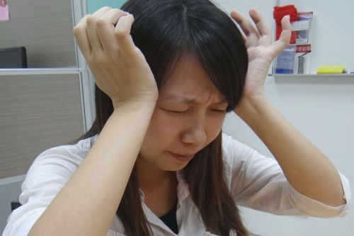 女性偏頭痛是男性3倍！30至39歲最常見　醫：不建議自行吃止痛藥
