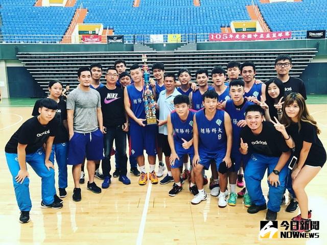▲朝陽男籃隊獲中正盃冠軍。（圖／林重鎣攝）