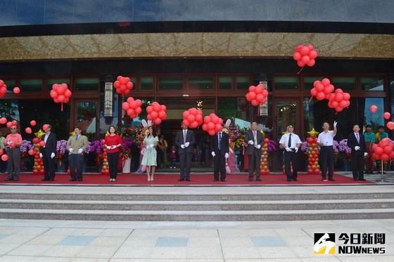 ▲魚池鄉的經典大飯店-思麻丹館、驛棧、范特奇堡等三館開幕剪綵儀式。〈記者吳素珍攝〉
