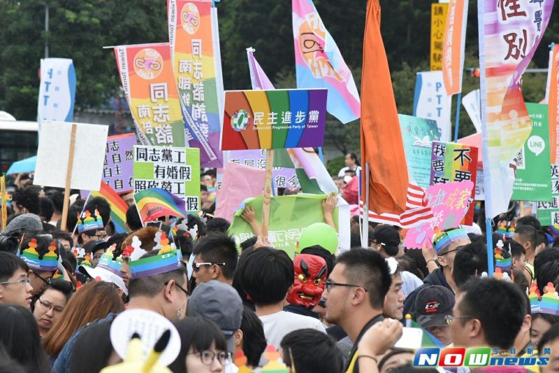 ▲「一起FUN出來—打破『假友善』，你我撐自在」2016台灣同志大遊行在台北華麗登場。（圖／記者林柏年攝，2016.10.29）