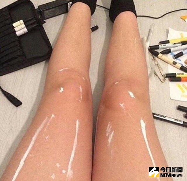 ▲超光澤大腿照，這方法讓網友傻了。（圖／翻攝自IG）