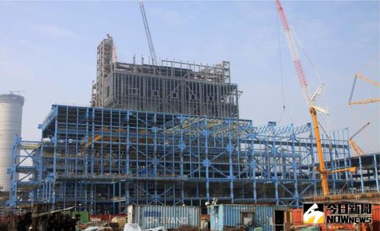 ▲廠齡30年的大林電廠5號機今（21）日第3度跳機，經濟部長李世光將嚴查大林電廠為何連續出事。圖為大林電廠外觀。（圖／翻攝自台電官網）